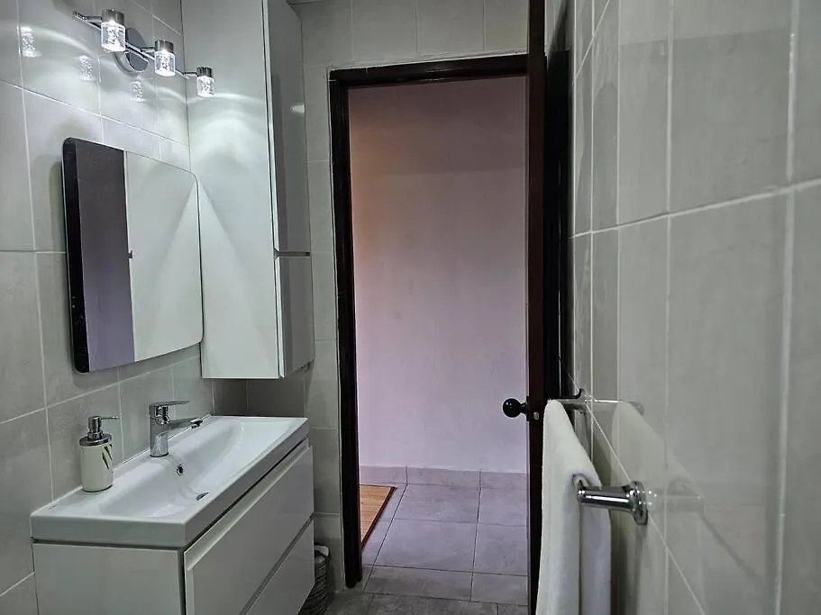 Casa de Férias Yellow Cunucu-4 Bedrooms House Oranjestad Aruba