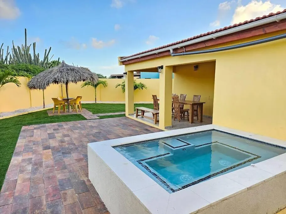 Contatos de Yellow Cunucu-4 Bedrooms House